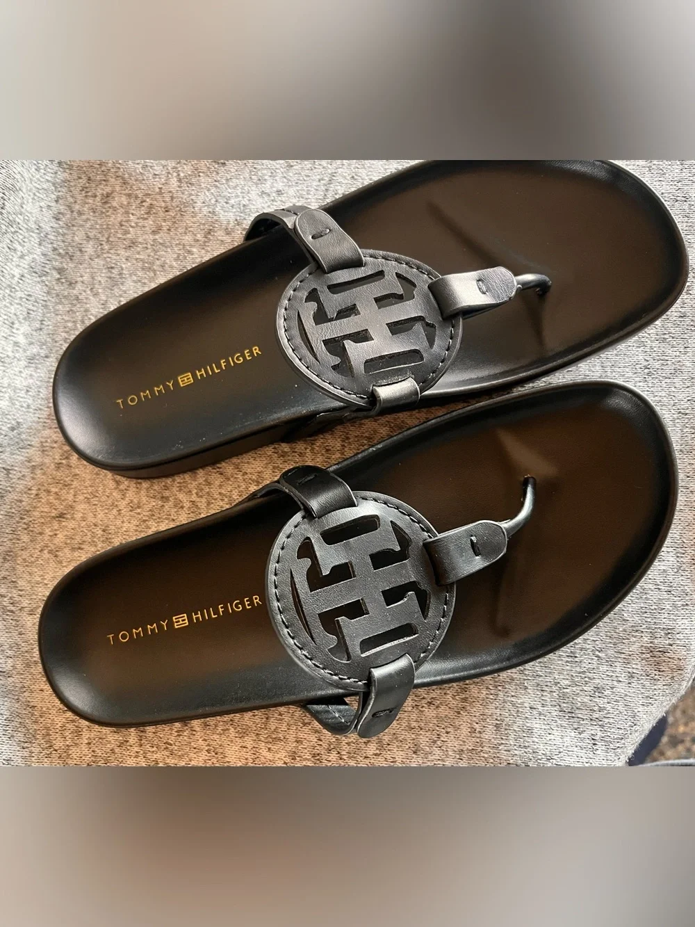 Tommy Hilfiger Women’s Black Logo Toe-Post Sandals - 7M